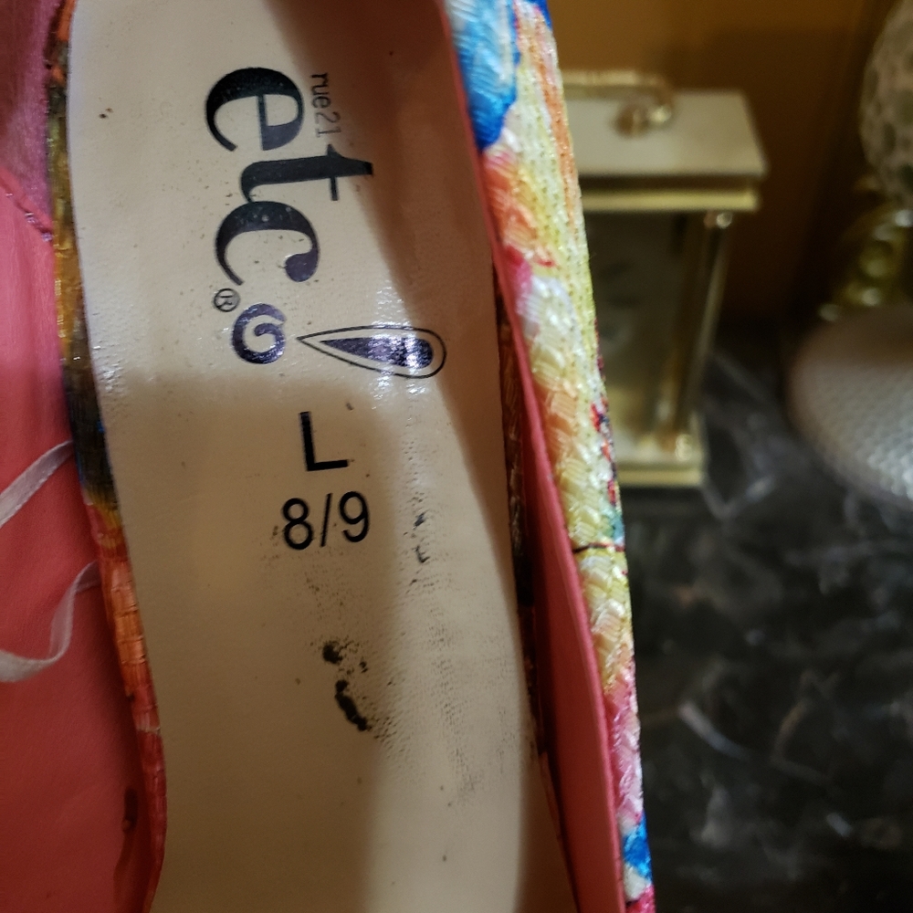 Heels - Picture 4 of 4